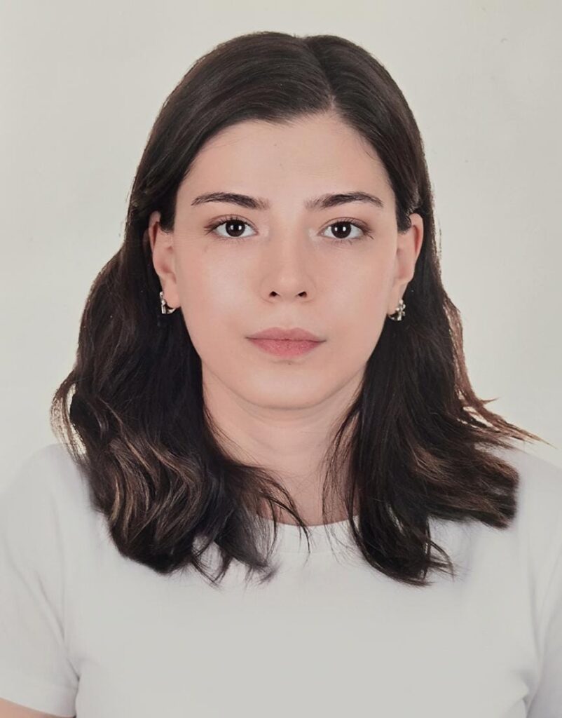 Nefise Elif Akpınar- Araştırma Merkezleri Uzmanı